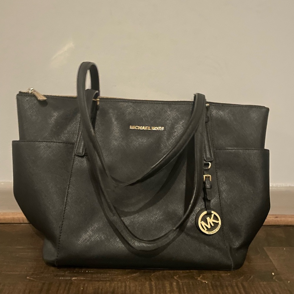 Michael Kors Charlotte Large Saffiano Leather Top-Zip Tote Bag